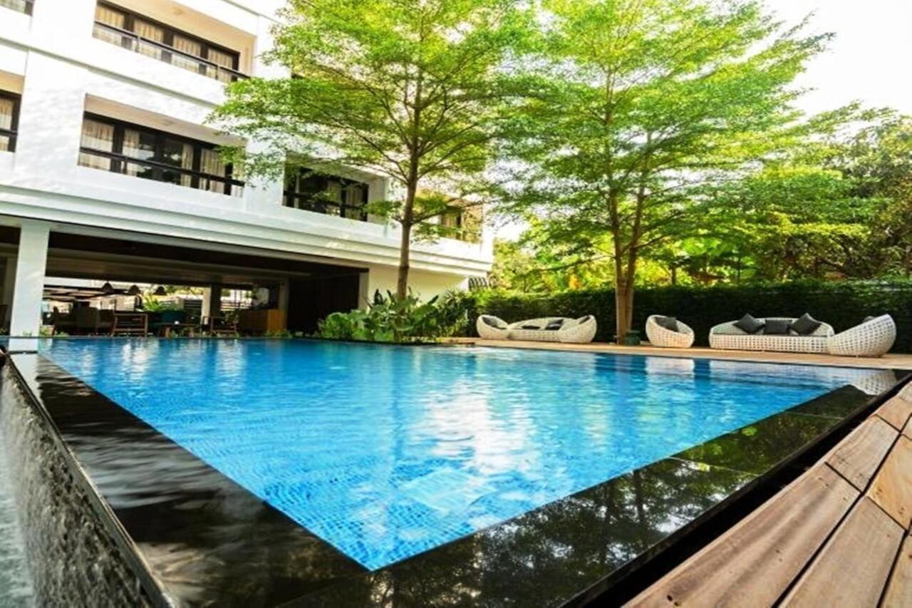 Uma Residence Bangkok Exterior photo