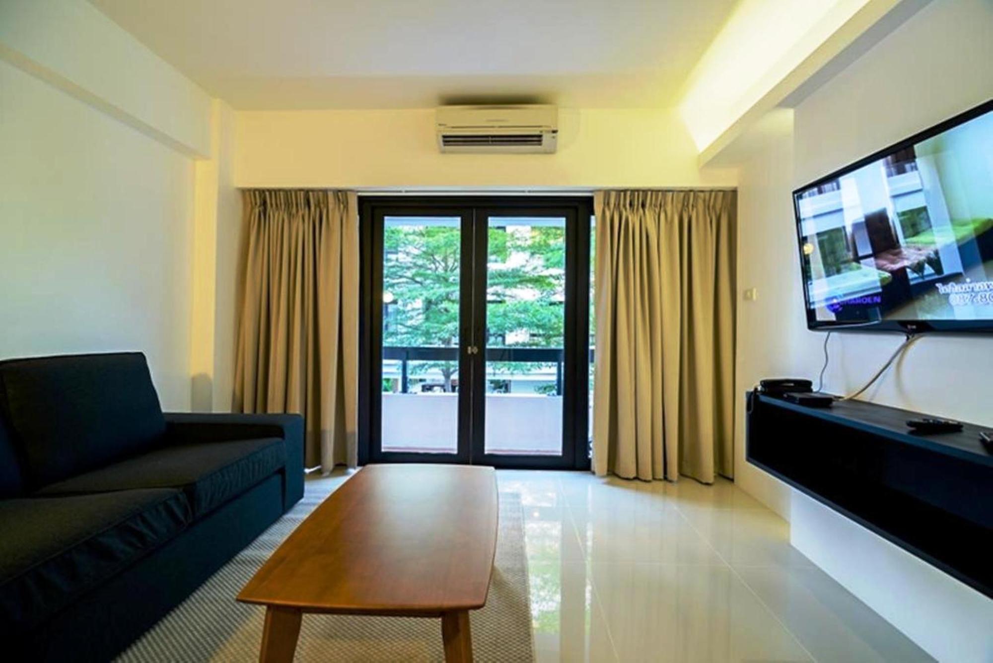 Uma Residence Bangkok Exterior photo