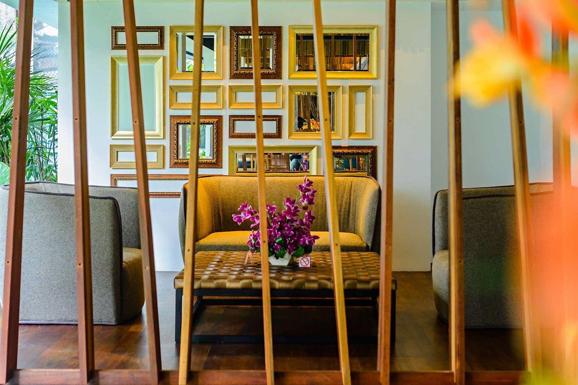 Uma Residence Bangkok Exterior photo