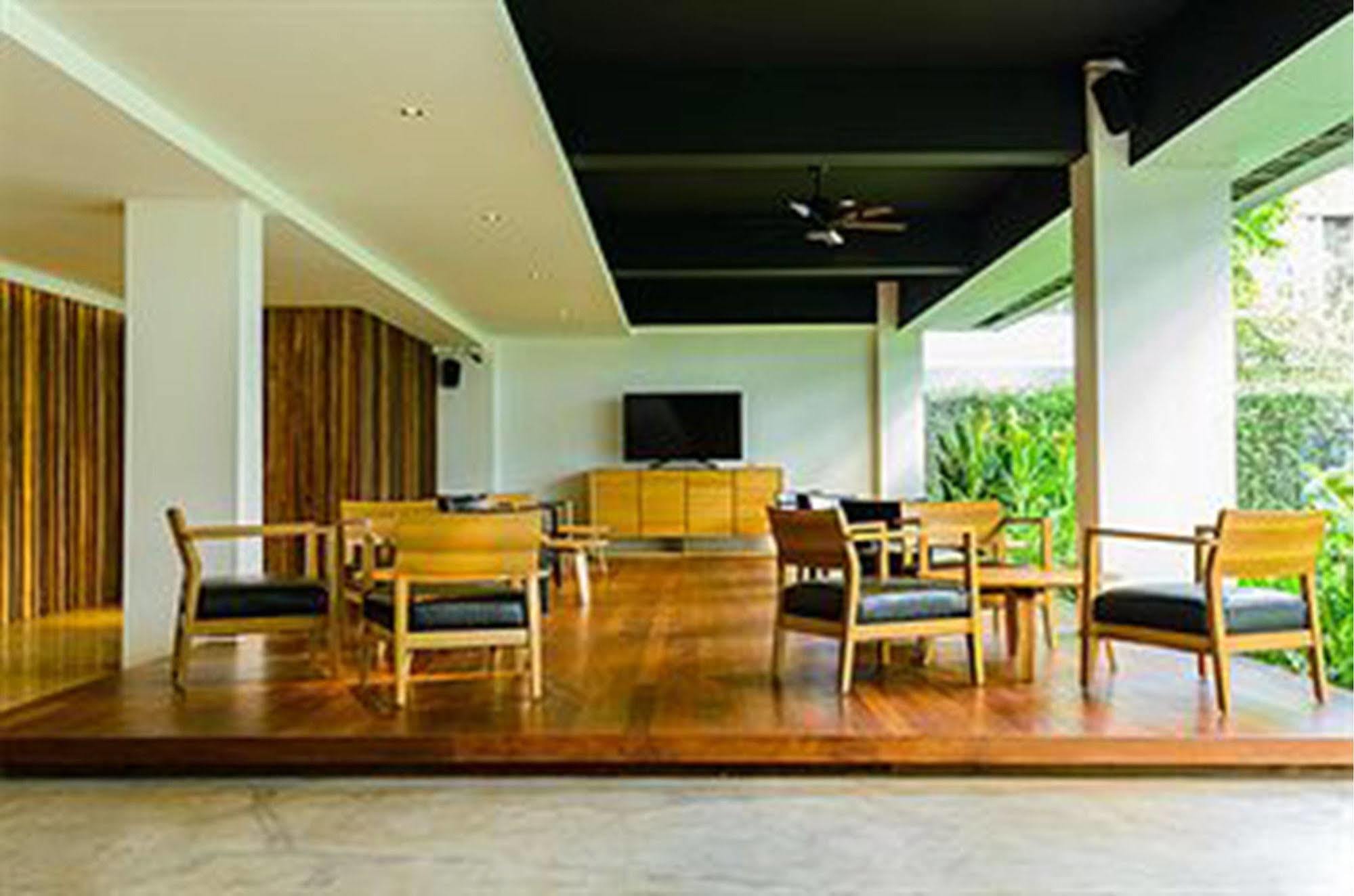 Uma Residence Bangkok Exterior photo